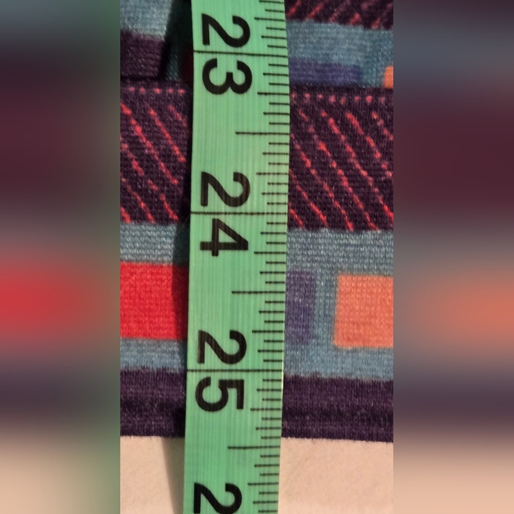 Aztec-Patterned Hoodie With Zipper - Picture 8 of 8